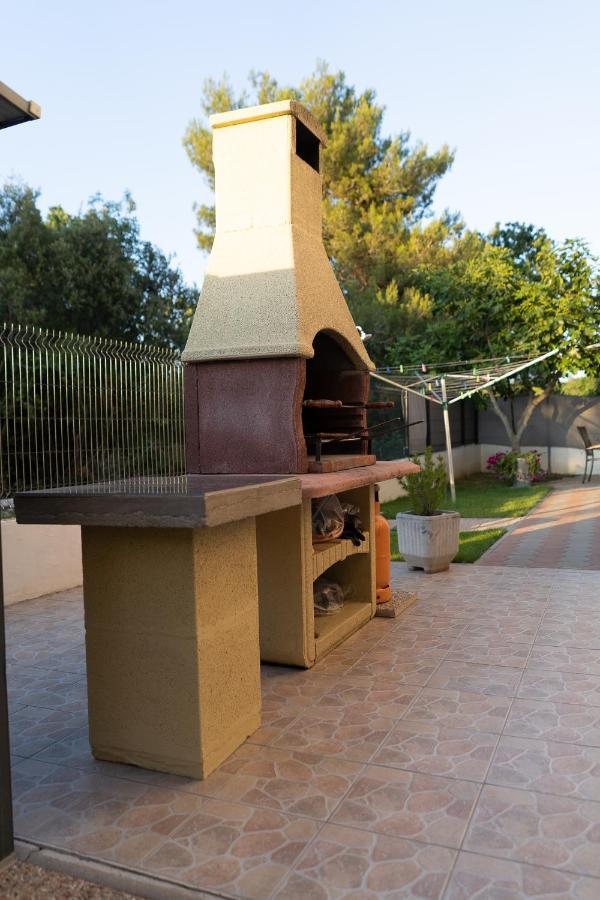 Apartment Mladen Biograd Na Moru Exterior photo