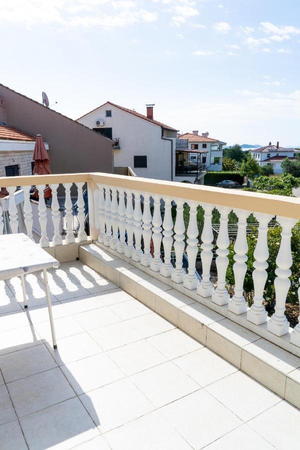 Apartment Mladen Biograd Na Moru Exterior photo