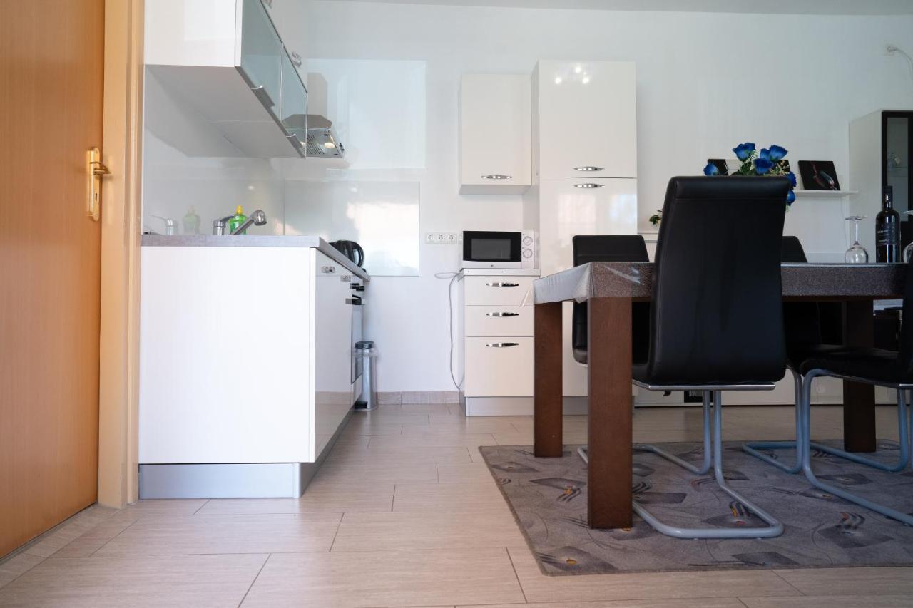 Apartment Mladen Biograd Na Moru Exterior photo