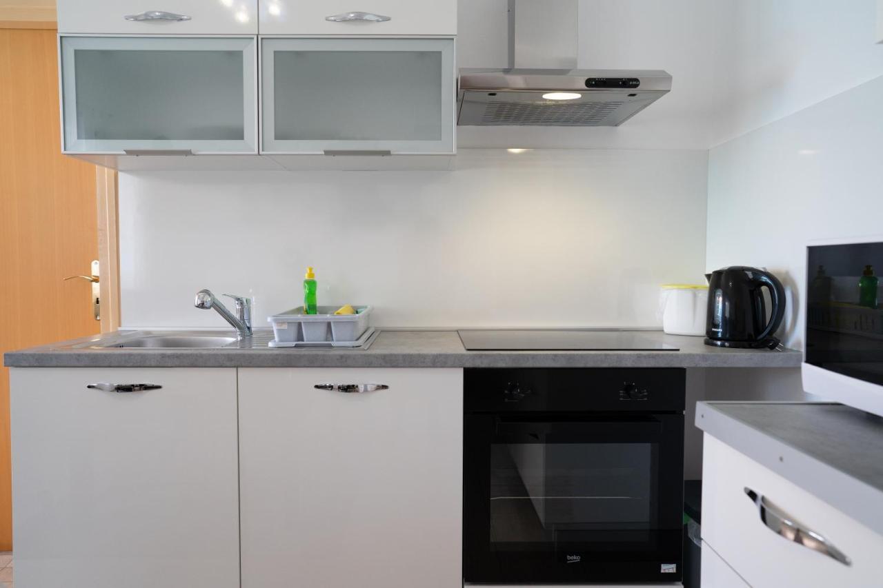 Apartment Mladen Biograd Na Moru Exterior photo
