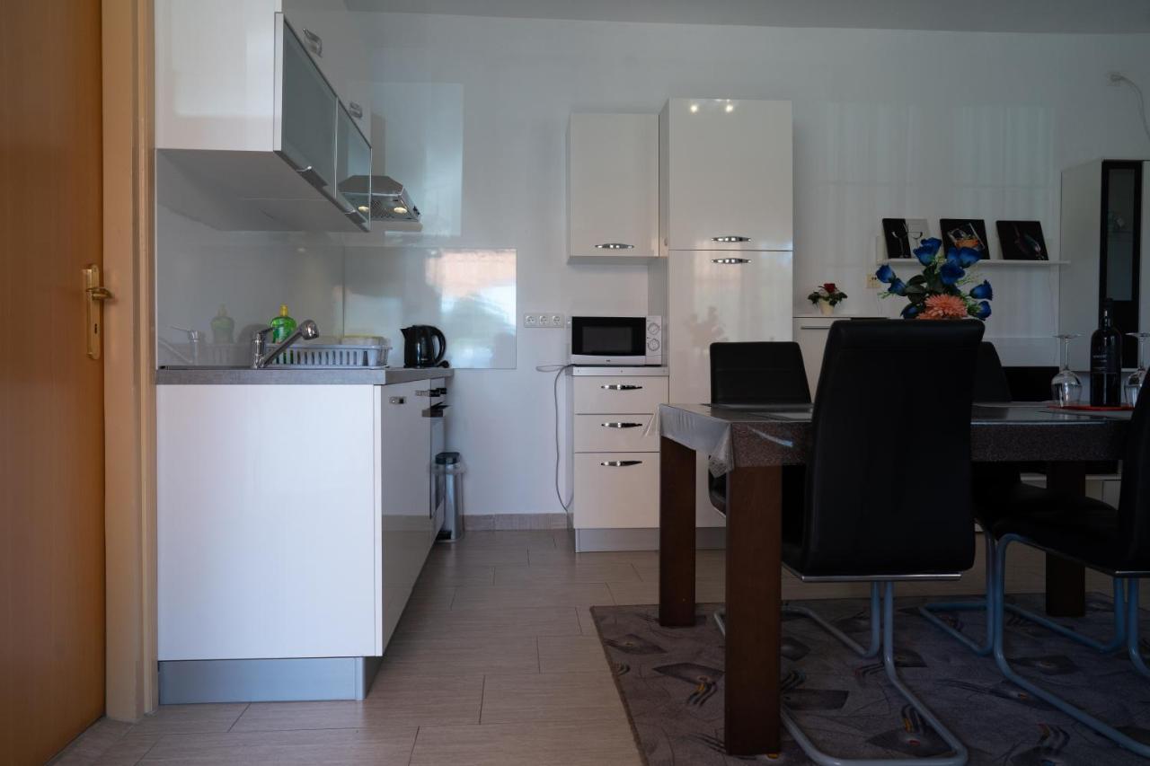 Apartment Mladen Biograd Na Moru Exterior photo