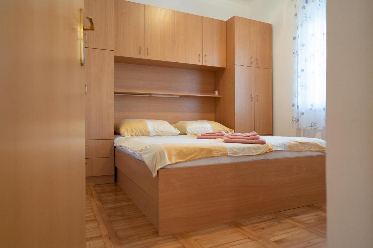 Apartment Mladen Biograd Na Moru Exterior photo