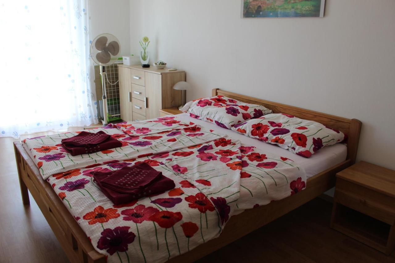 Apartment Mladen Biograd Na Moru Exterior photo