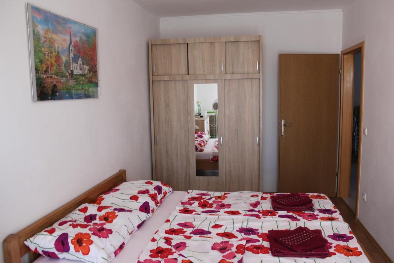 Apartment Mladen Biograd Na Moru Exterior photo